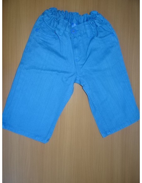 Pantaloni albastri trei sferturi