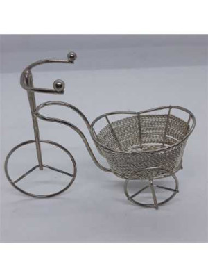Ornament tricicleta din sarma metalica argintie