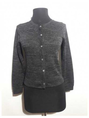 Pulover pentru primavara cu nasturei H&M