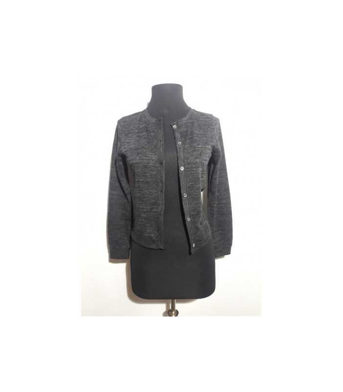 Pulover pentru primavara cu nasturei H&M