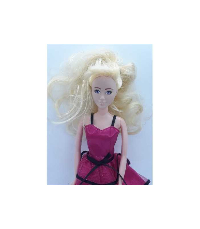 Papusica cu parul lung si rochita cu bretele Auchan