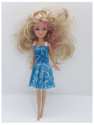 Papusa cu parul blond si suvite roz 2