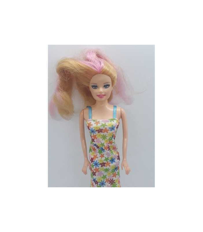 Papusa cu parul blond si rochita cu stelute