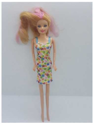 Papusa cu parul blond si rochita cu stelute 2