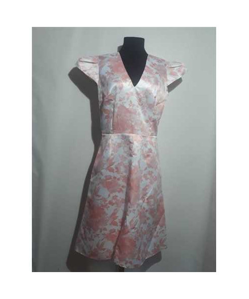 Rochita dama vaporoasa cu flori roz