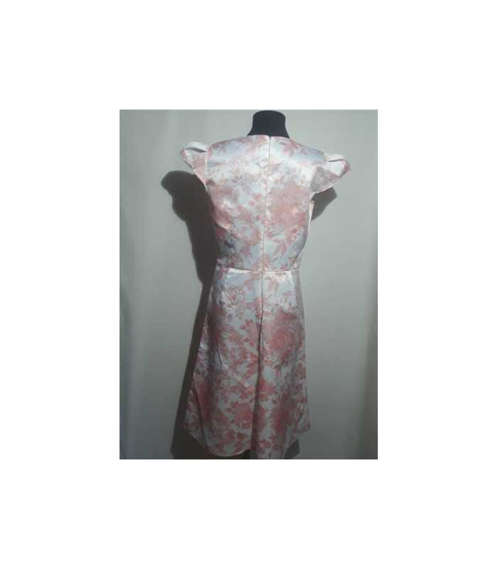 Rochita dama vaporoasa cu flori roz