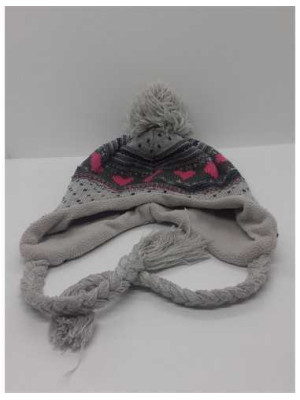 Caciula cu ciucure pentru fetite