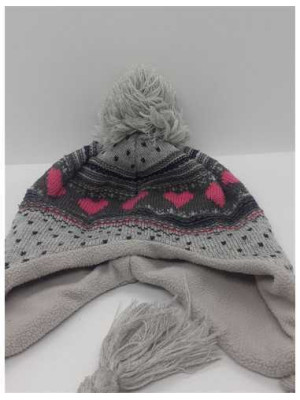 Caciula cu ciucure pentru fetite 2