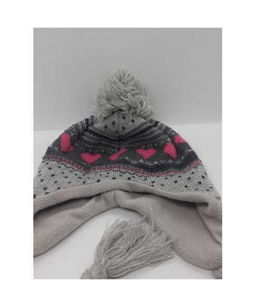 Caciula cu ciucure pentru fetite