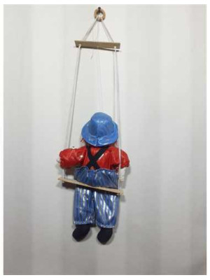 Decoratiune pentru perete Clovn pe leagan 2