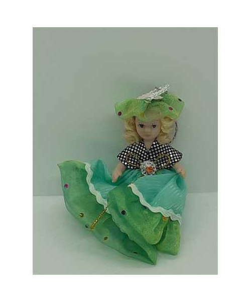 Breloc papusica din ceramica 8 cm