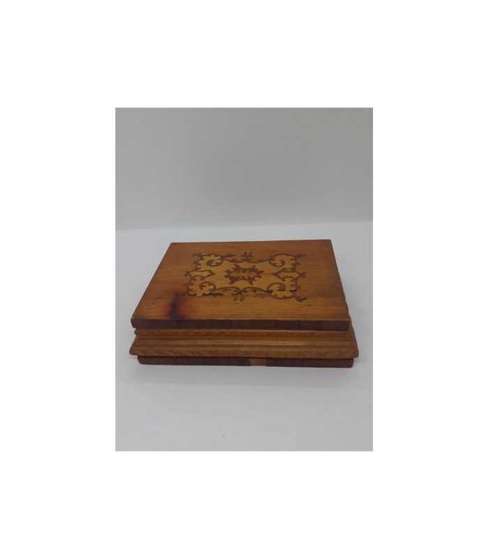 Caseta vintage din lemn pentru bijuterii