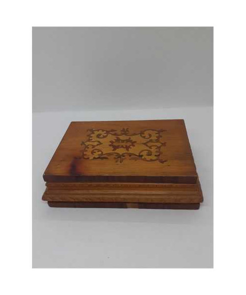 Caseta vintage din lemn pentru bijuterii