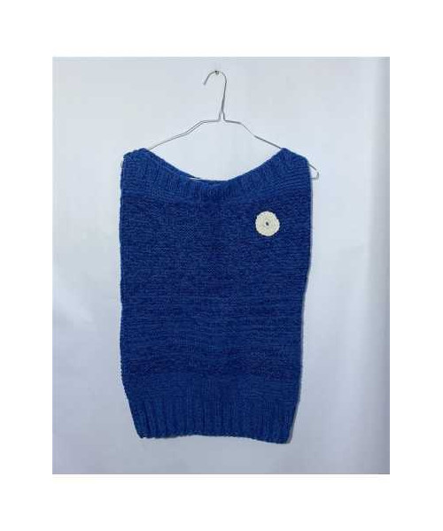 Vesta albastra tricotata cu floare alba marime 11 12 ani