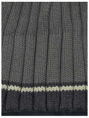 Caciulita baietei cu urechi C&A marime 5 6 ani 2