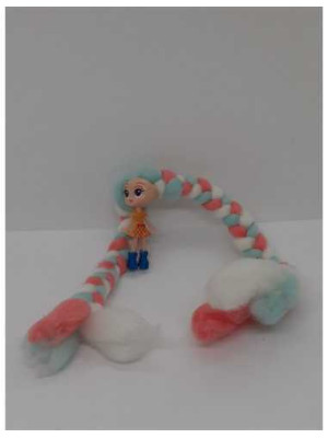 Papusa mica cu par lung