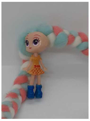 Papusa mica cu par lung 2