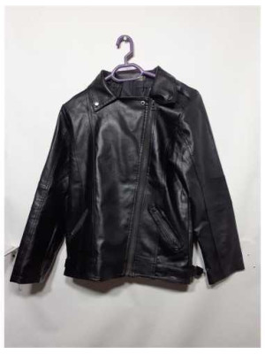 Geaca pentru fete cu aspect de piele