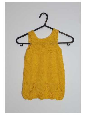 Vestuta crosetata cu ciucuri pentru fetite 2