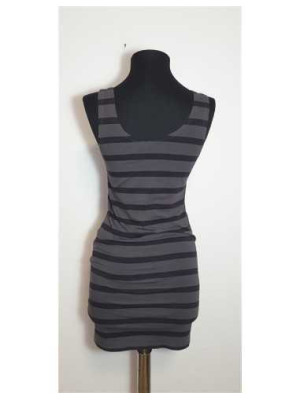Rochie midi cu model in dungi pentru plaja 2