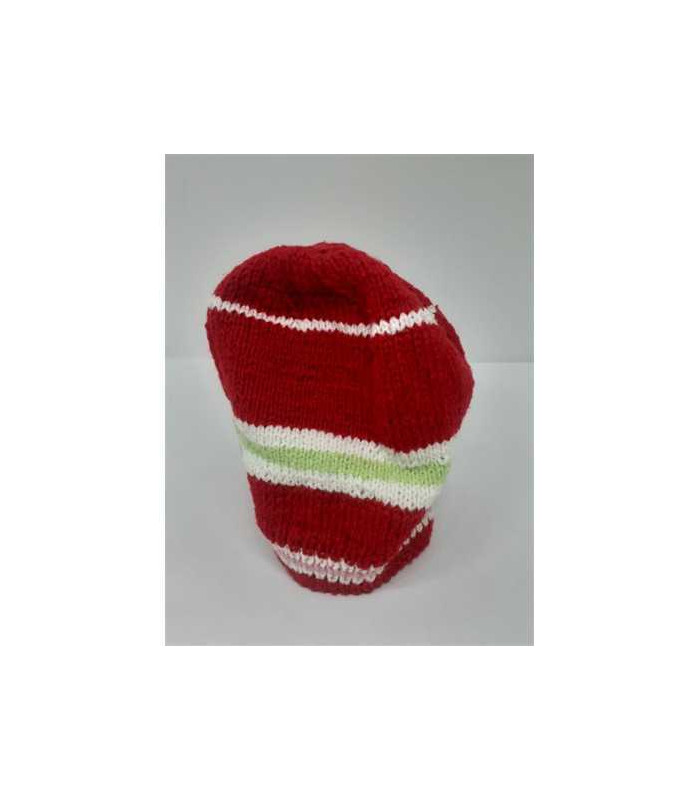 Caciula crosetata pentru fetite culoare rosu cu dungi multicolore