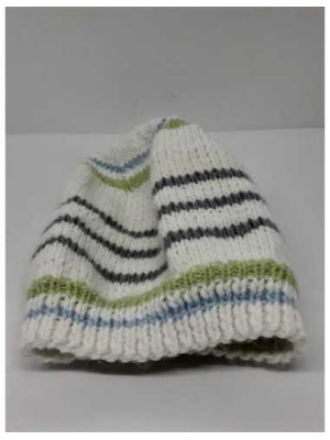 Caciula crosetata pentru copii cu dungulite colorate