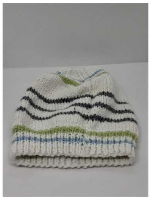 Caciula crosetata pentru copii cu dungulite colorate 2