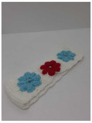 Bentita crosetata cu floricele pentru fetite