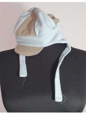 Caciulita pentru copii cu snurulet si cozoroc 2