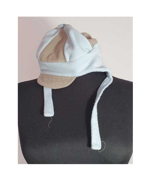 Caciulita pentru copii cu snurulet si cozoroc