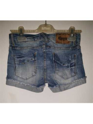 Pantaloni scurti de blugi model rupt Stradivarius 2