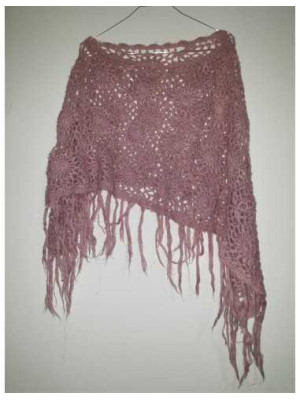 Poncho dama roz tricotat cu franjuri