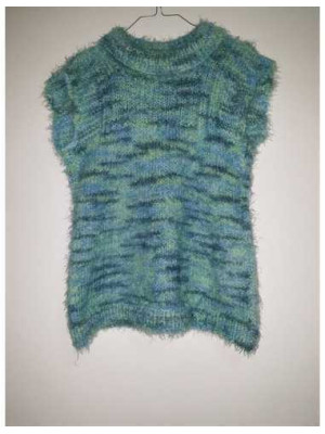 Pulover dama pufos cu maneca scurta si guler inalt