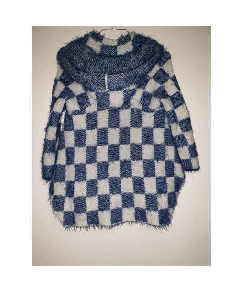 Cardigan tricotat cu gluga pentru fetite model in carouri