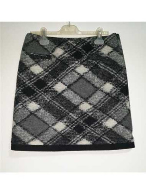 Fusta dama in carouri pentru toamna-iarna marimea 40