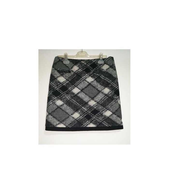 Fusta dama in carouri pentru toamna-iarna marimea 40