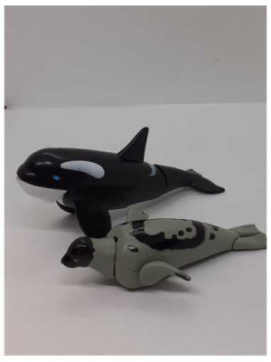 Set doua figurine din plastic Leu de mare si Balena K&M 2