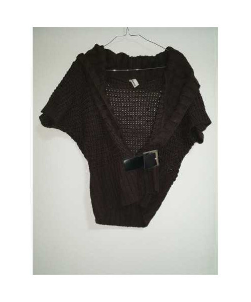 Vesta dama tricotata model cu gaurele