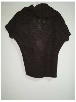 Vesta dama tricotata model cu gaurele 2