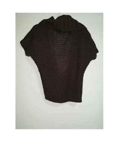 Vesta dama tricotata model cu gaurele