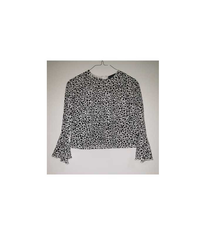 Bluzita dama cu buline negre si maneci evazate Pretty Little Thing