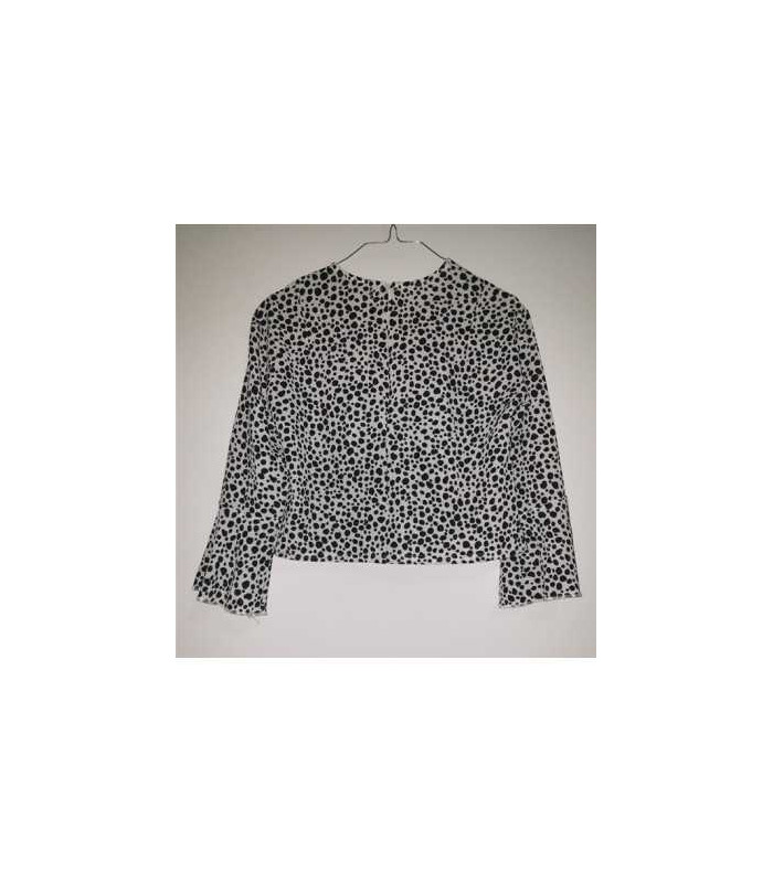 Bluzita dama cu buline negre si maneci evazate Pretty Little Thing