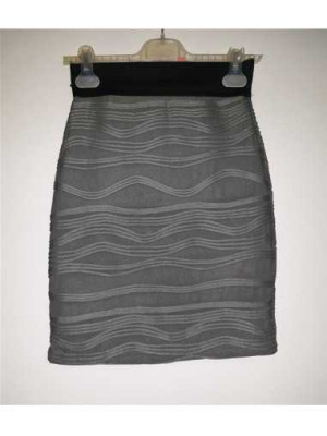 Fusta dama trei sferturi cu dungi ondulate ONLY