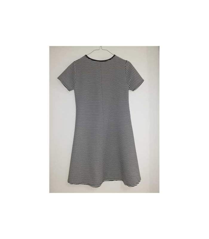 Rochie de vara cu maneca scurta si decolteu rotund la gat