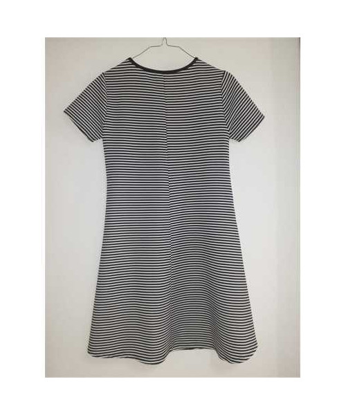 Rochie de vara cu maneca scurta si decolteu rotund la gat