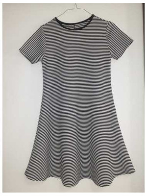 Rochie de vara cu maneca scurta si decolteu rotund la gat 2