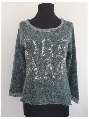 Pulover dama tricotat cu scris aplicat pe piept