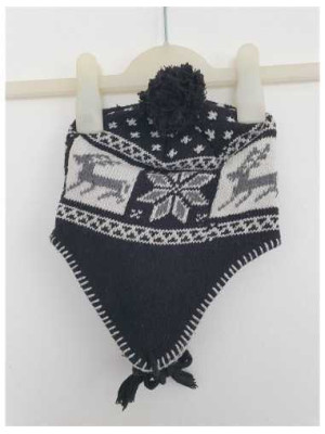 Caciula tricotata cu urechi imprimeu ren si fulgi de zapada 2