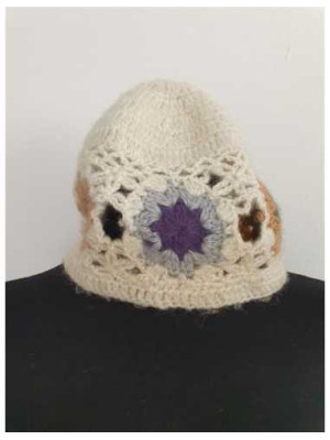 Caciula crosetata pentru copii model cu gaurele