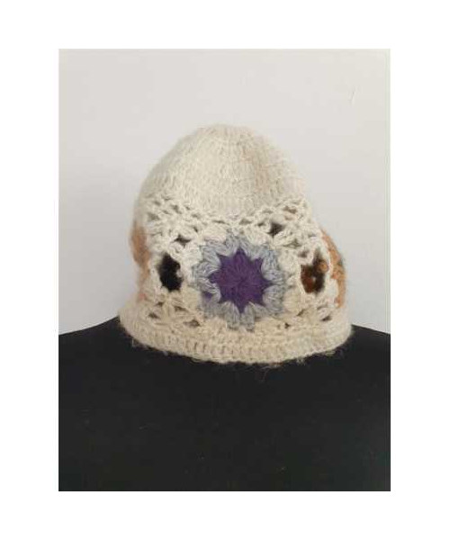 Caciula crosetata pentru copii model cu gaurele